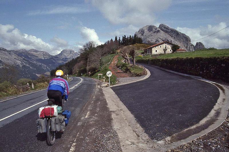 WT 2300 313-09 Spain Cordillera Cantabria.jpg